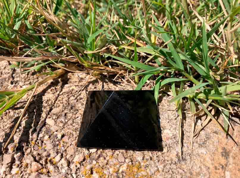 Pirámide Obsidiana 4 cm aprox